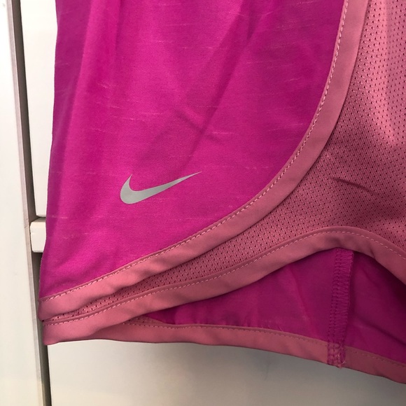 NIKE | Tempo Shorts - Picture 3 of 10